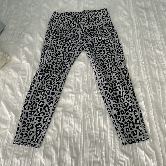 Capri exercise pants - Picture 3 of 5